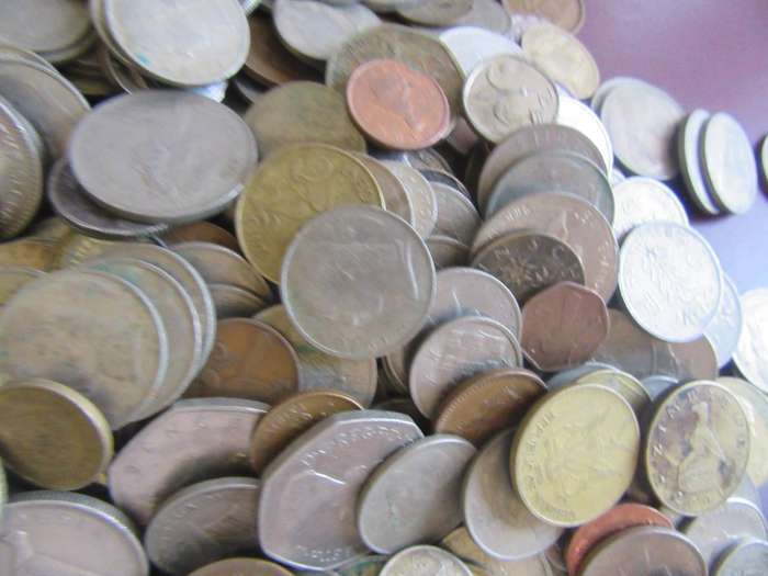 GOOD START FOR THE BEGINNER -400WORL,D COINS INCL. RSA COINS BID PER COIN - LOT11
