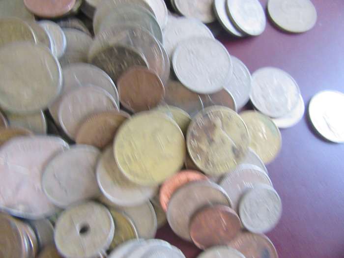 GOOD START FOR THE BEGINNER -400WORL,D COINS INCL. RSA COINS BID PER COIN - LOT11