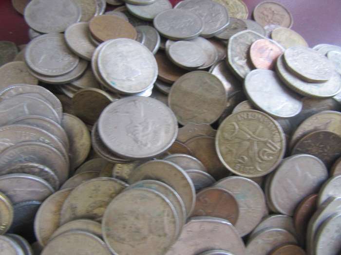 GOOD START FOR THE BEGINNER -400WORL,D COINS INCL. RSA COINS BID PER COIN - LOT11