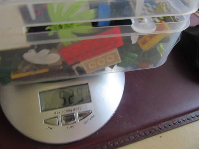 520 g OF VARIOUS LEGO ITEMS - AS PER SCAN - BID PER 2GRAMS - LE2