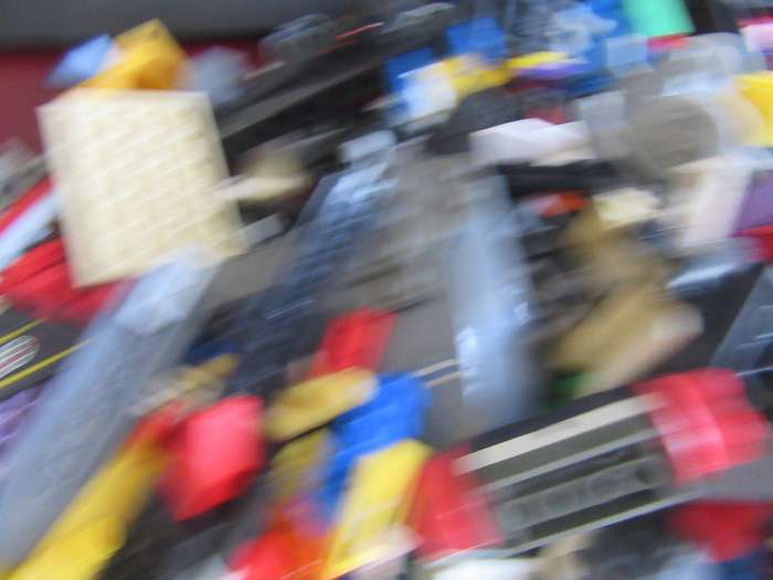 630gOF VARIOUS LEGO ITEMS - AS PER SCAN - BID PER 2GRAMS - LE3