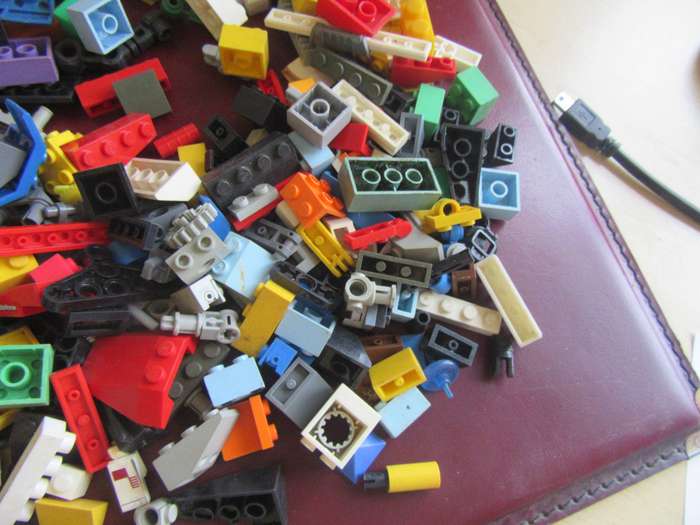 620g OF VARIOUS LEGO ITEMS - ASPER SCAN - BID PER 20GRAMS - LE4