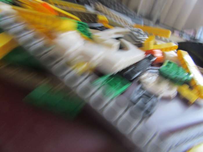 300g OF VARIOUS LEGO ITEMS- AS PER SCAN - BID PER 2 GRAMS - LE1
