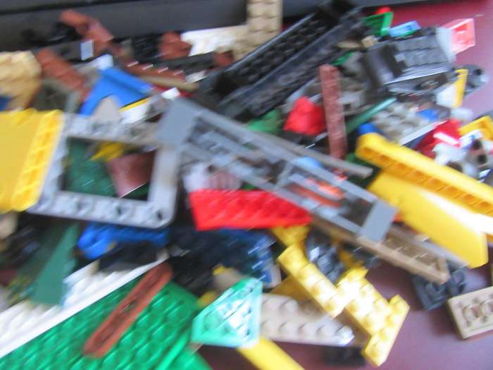 430g OF VARIOUS LEGO ITEMS- AS PER SCAN - BID  PER 2 GRAMS - LE2