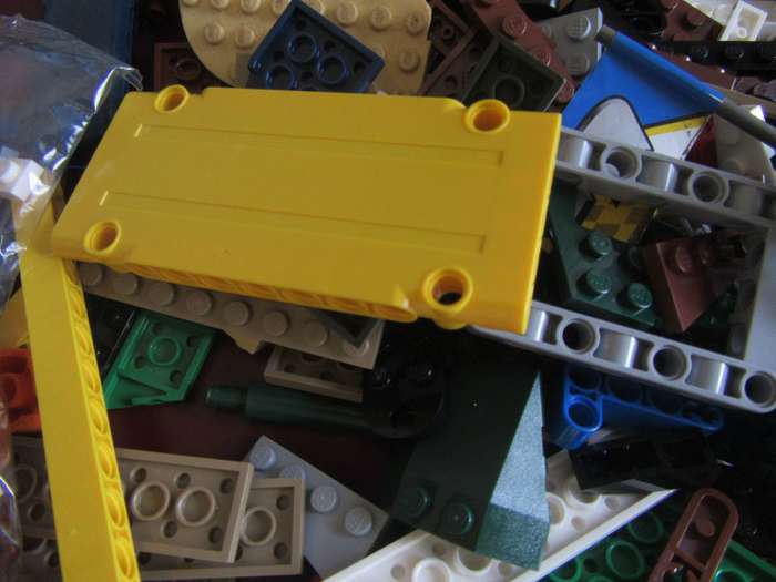 430g OF VARIOUS LEGO ITEMS- AS PER SCAN - BID  PER 2 GRAMS - LE2