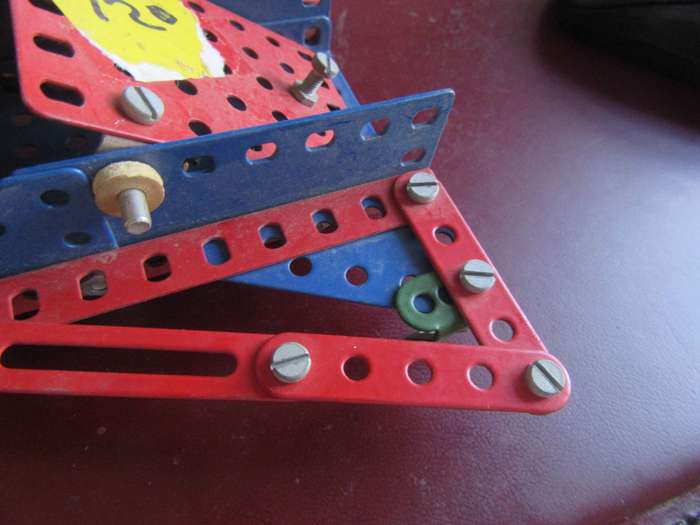 238 g OF ASSEMBLED MECCANOIT EMS - AS PER SCAN - BID PER 2 GRAMS