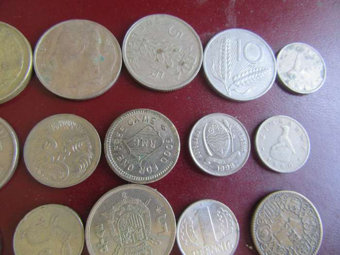 15 INTERNATIONAL COINS - AS PER SCAN - LOT 33