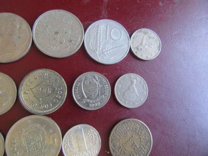 15 INTERNATIONAL COINS - AS PER SCAN - LOT 33