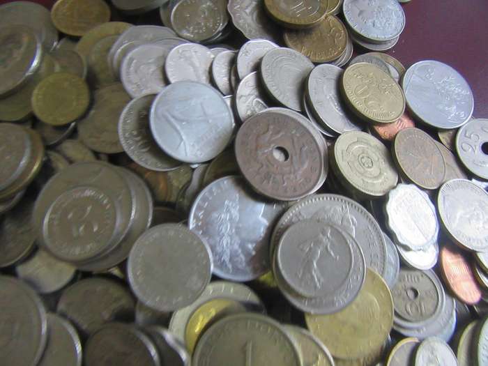 550 World coins incl. RSA coins - as per scan -BID PER COIN - LOT10