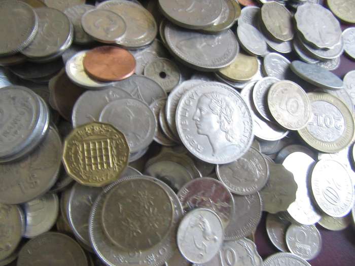 550 World coins incl. RSA coins - as per scan -BID PER COIN - LOT10