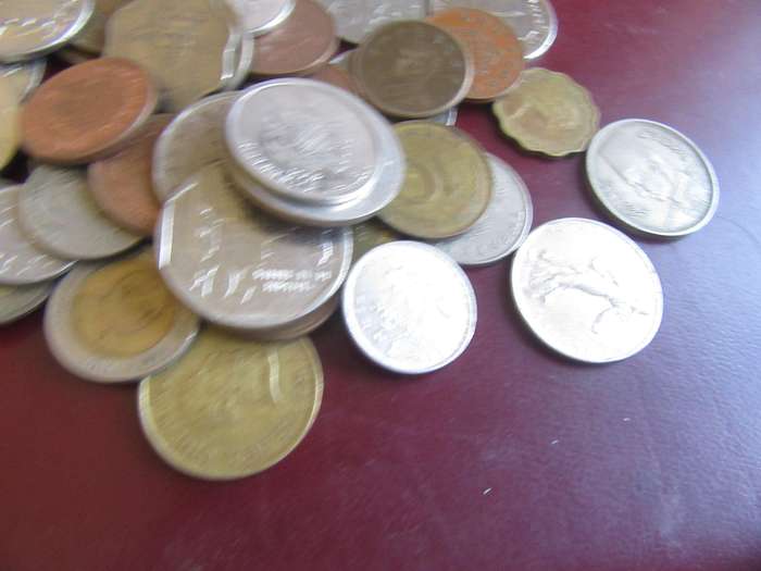 GOODSTART FOR THE BEGINNER - 95 WORLD COINS - AS PER SCAN - - LOT6
