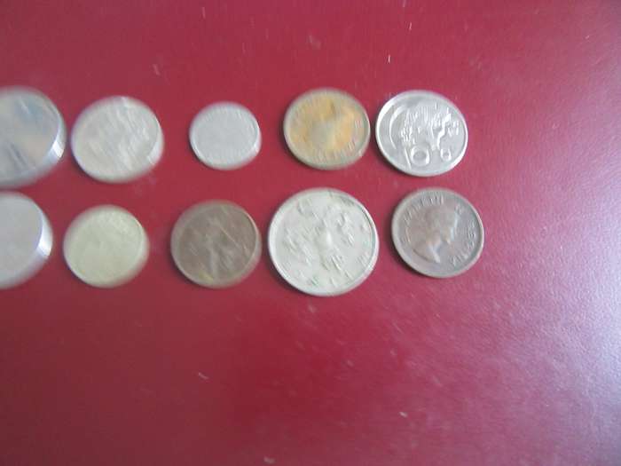 GOOD START FOR THE BEGINNER - 10 INTERNATIONAL COINS - AS PER SCAN - CO6