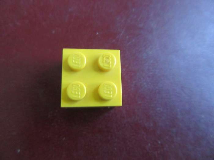 LEGO BRICK 2X2