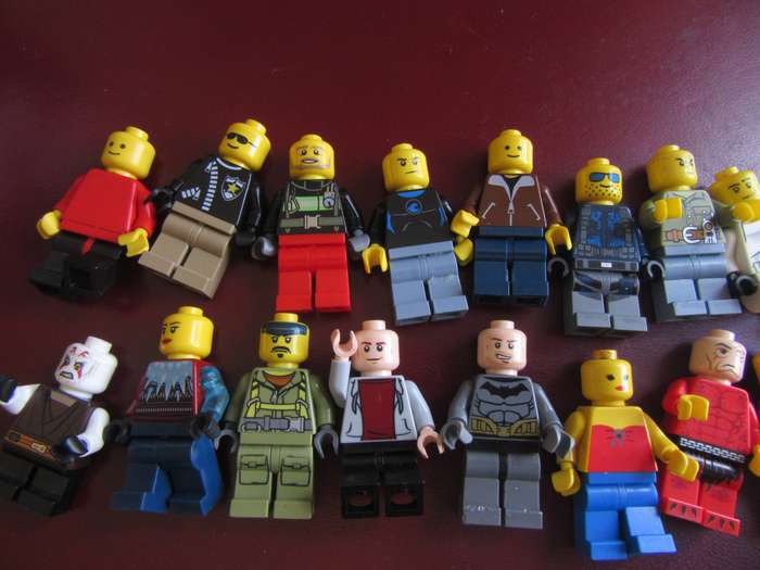 MINI FIGURE BUNDLE - AS PER SCAN - LD