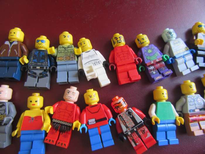 MINI FIGURE BUNDLE - AS PER SCAN - LD
