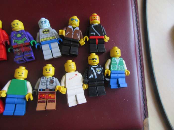 MINI FIGURE BUNDLE - AS PER SCAN - LD
