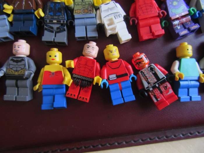 MINI FIGURE BUNDLE - AS PER SCAN - LD