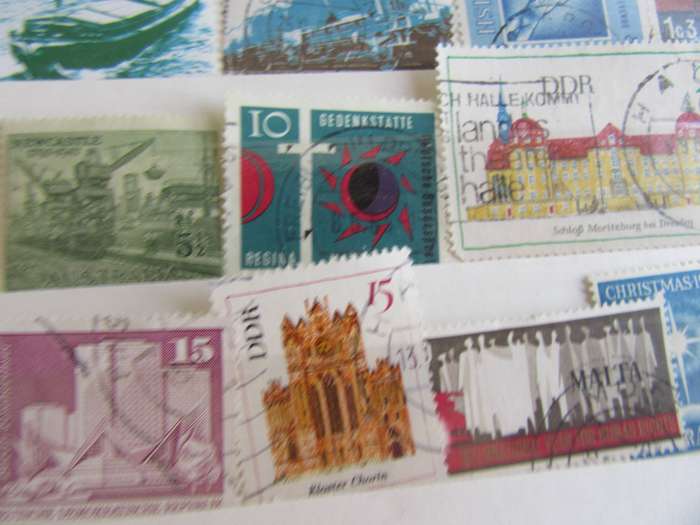 GOOD START FOR THE BEGINNER - INTERESTING WORLD LOT - AS PER SCAN - WS1