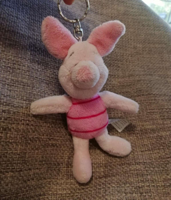 Disney's cute little Piglet Key Holder. 14cm.
