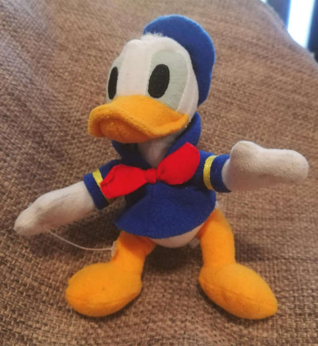 Little Donald Duck. Disneyland Pocketsize 15cm.