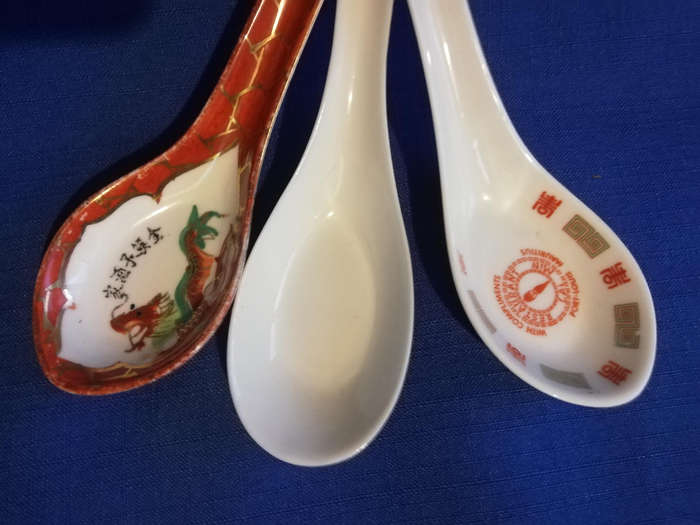 3x Chinese porcelain soup spoons.