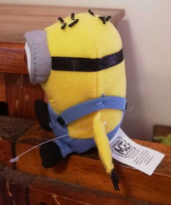 Despicable Me.  Small Pocket Size Minion. Plush Buddy!  9cm.