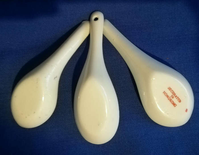3x Chinese porcelain soup spoons.