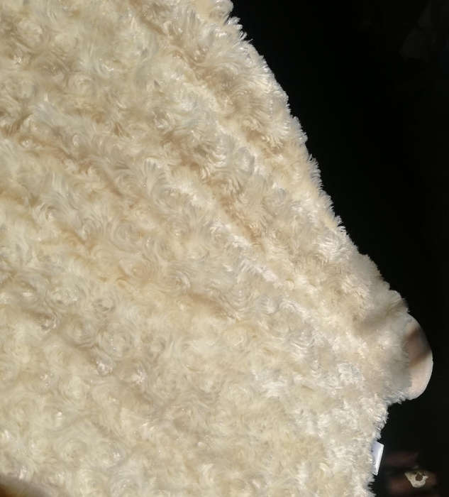 Beautiful, Baby Sheep Blanket/Comforter. Super Soft! 70cm x 50cm.