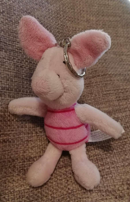 Disney's cute little Piglet Key Holder. 14cm.