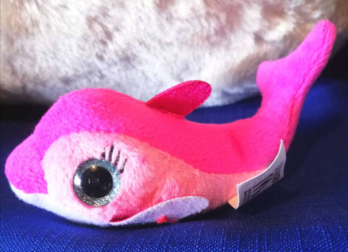 Collectable McDonald's TY Teenie Beanie Boo Plush Pink Dolphin. 10cm.