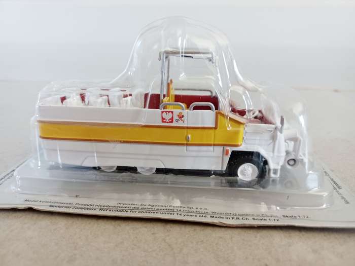 MODEL:  Papamobile Poland - Rare model, not easy to find ! (IXO) (MOD003)