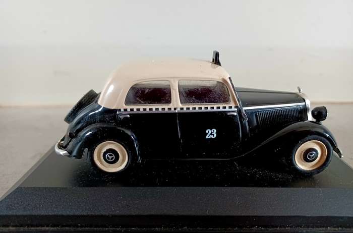 Model - Mercedes 170V Berlin Taxi 1952 - scale 1.43 - Made in China - (MOD008)