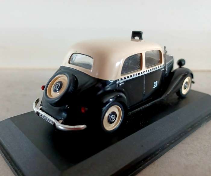 Model - Mercedes 170V Berlin Taxi 1952 - scale 1.43 - Made in China - (MOD008)