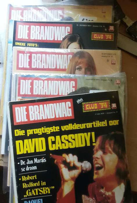 Lot van 5 Brandwag Tydskrifte - 15 11 74 / 25 10 74 / 29 9 74 / 9 8 74 & 12 7 74
