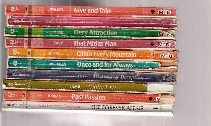 Lot of 10 Mills & Boon Romanses - See scans for details