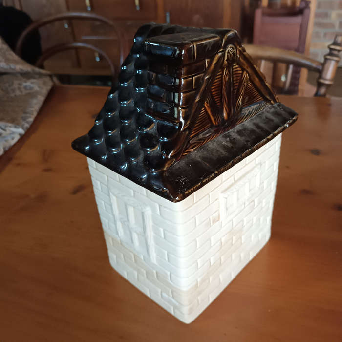 Cookie jar