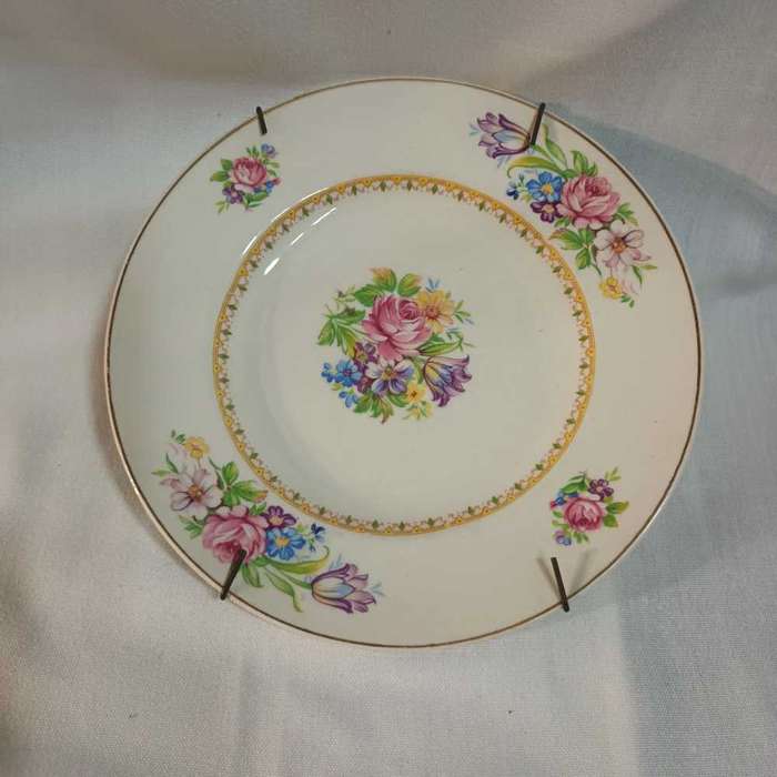 Staffordshire Rose sideplate wall hanging