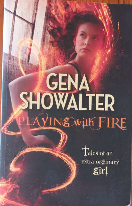 Playing with fire. Gena Showalter. Soft cover