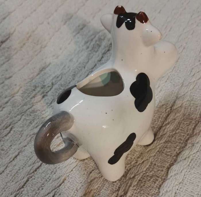 Cow milk jug