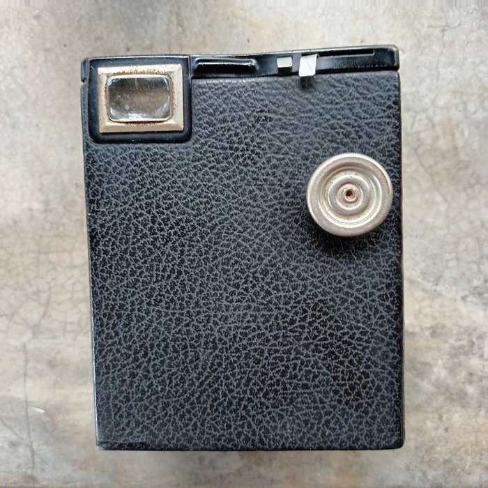 Brownie Six-20 box vintage camera