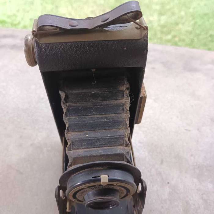 Folding Brownie six-20 vintage kodak camera