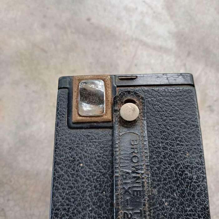 Brownie Six-20 box vintage camera