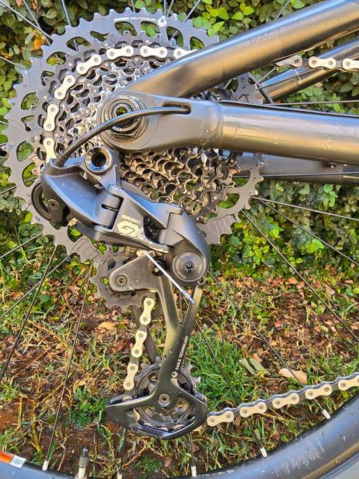 Trek Top Fuel 9.8 (2019)  Large Mountain Bike (COLLECTION IN BLOEMFONTEIN)