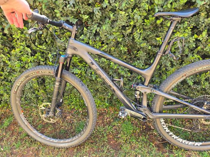 Trek Top Fuel 9.8 (2019)  Large Mountain Bike (COLLECTION IN BLOEMFONTEIN)