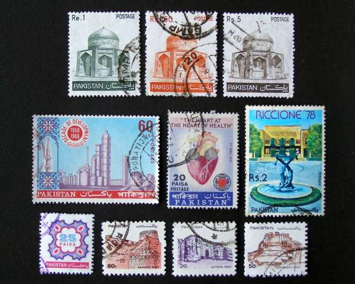 PAKISTAN - Assorted Stamps