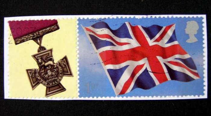 GREAT BRITAIN (on piece) - Ian Fleming's James Bond (Flag stamp of 2001 with 2 phos. bands)+Tag 2008