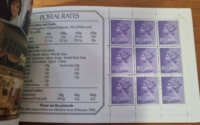 GB 1982 `STORY OF STANLEY GIBBONS` 4 POUND MINT AND COMPLETE BOOKLET. SG DX3. CV GBP 11.