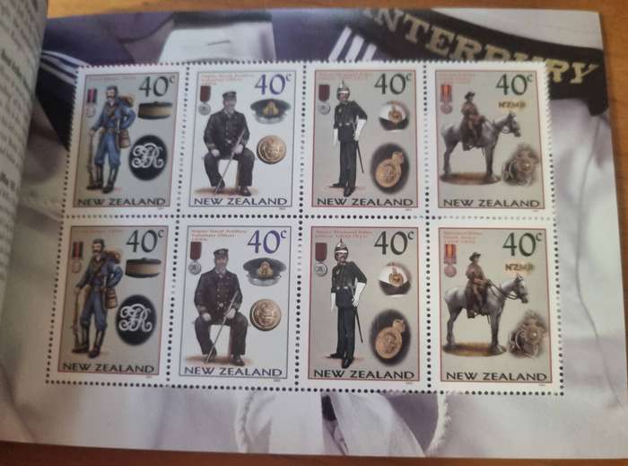 New Zealand 2003 Military Uniforms souvenir mini sheet stamp booklet  lovely item.
