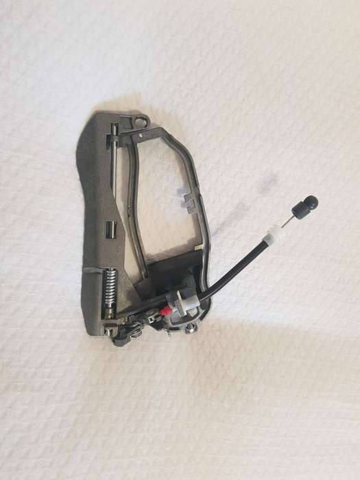Outside Exterior Left or Right Door Handle Carrier 51228243636 For BMW X5 E53.