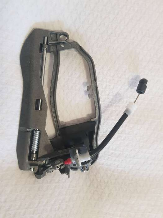 Outside Exterior Left or Right Door Handle Carrier 51228243636 For BMW X5 E53.